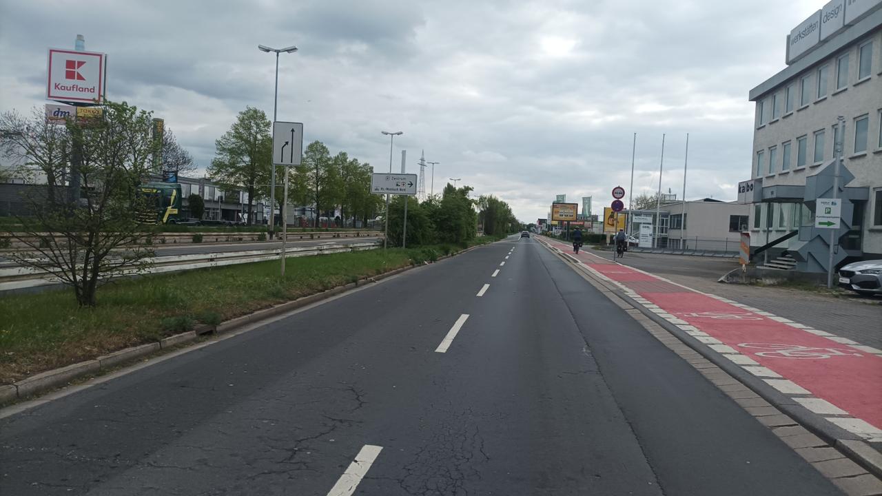 Viel, viel Platz fuers Auto