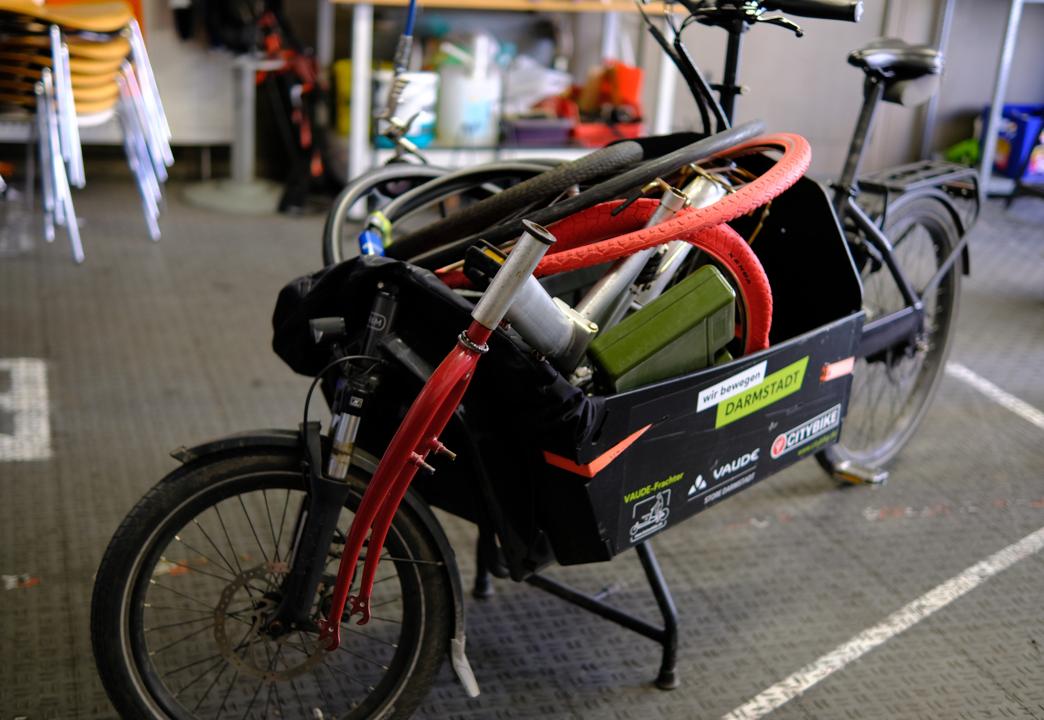 Radbausatz im Lastenrad in der Werkstatt