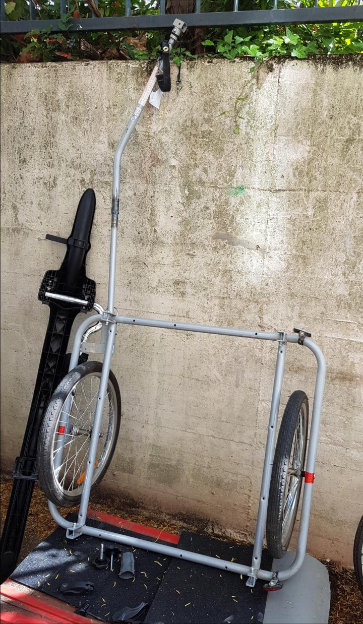 Verlaengerte Deichsel montiert