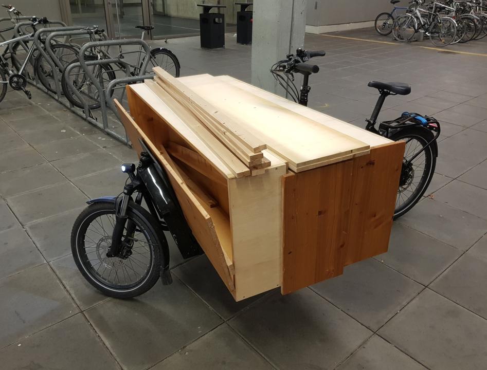 AStA-Lastenrad vollbeladen.