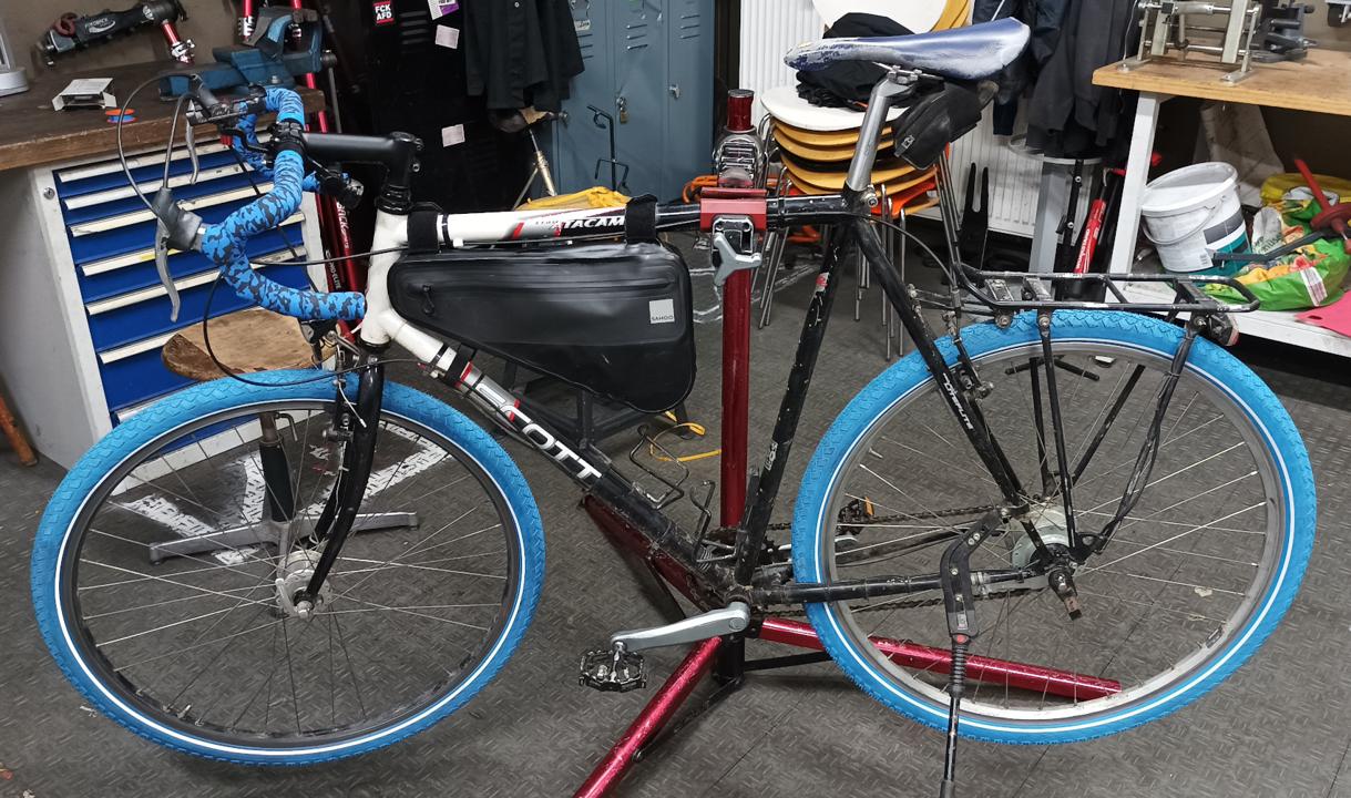 Bar tape and tires changed.