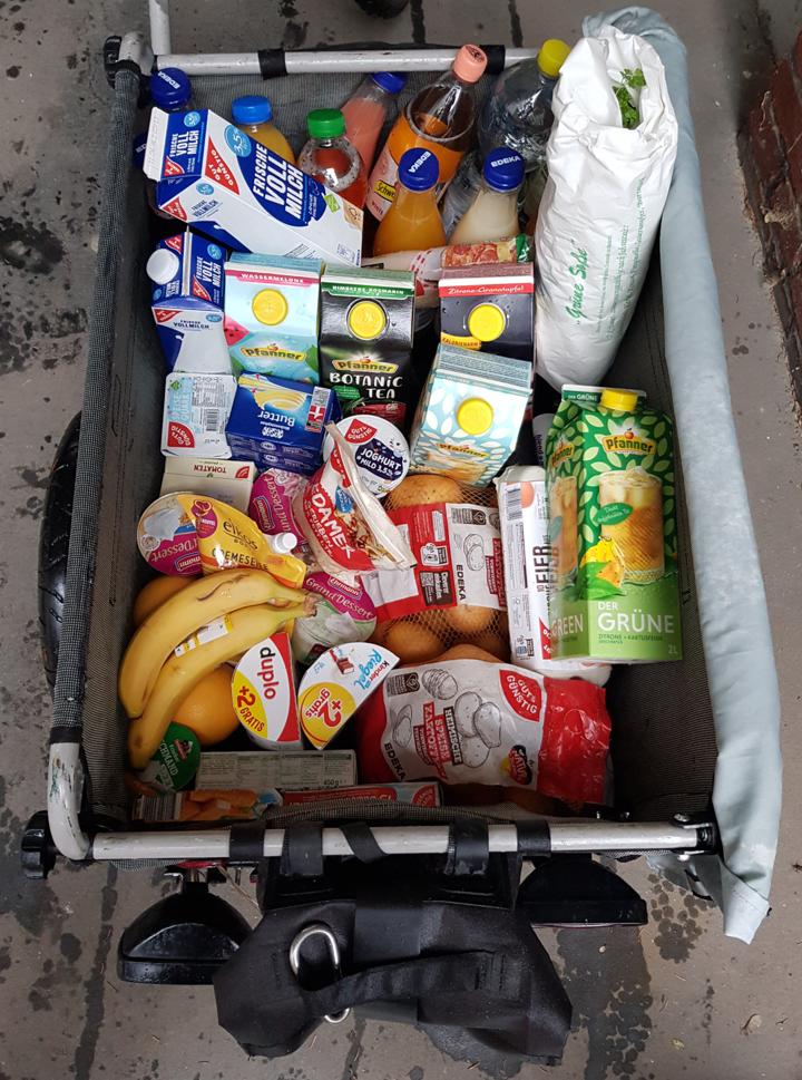 Croozer Cargo mit Wocheneinkauf