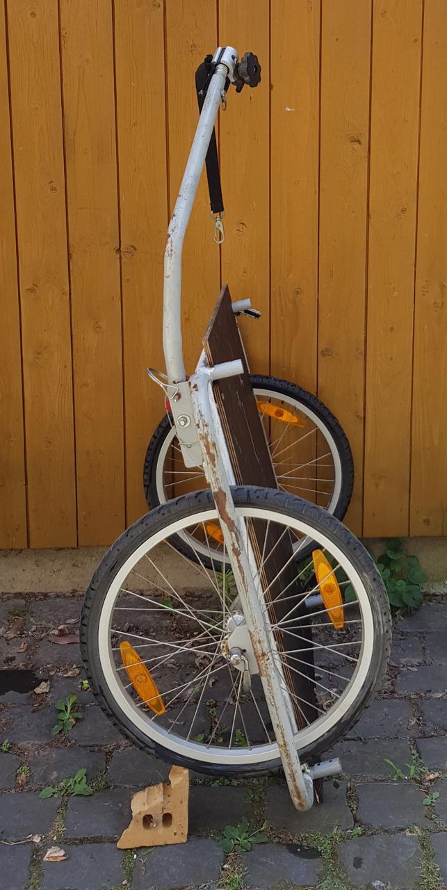 Anhaenger, linke Seitenansicht